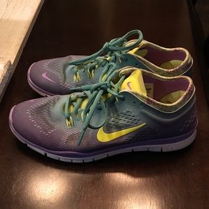 Nike Tennis Shoes Size 8.5